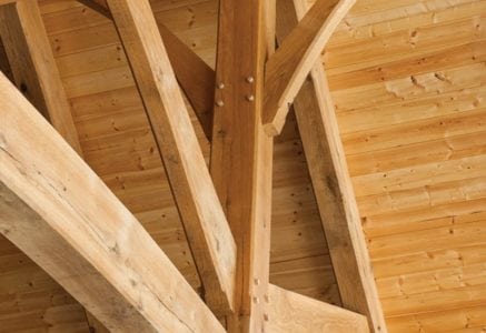 slave-lake-timber-frame-truss.jpg - timber frame truss